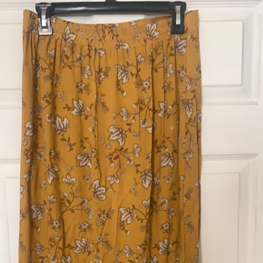 Maxi skirt size small